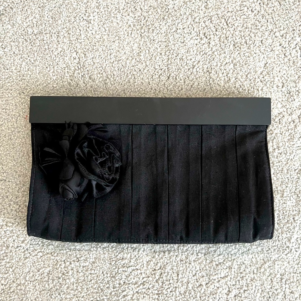Black clutch